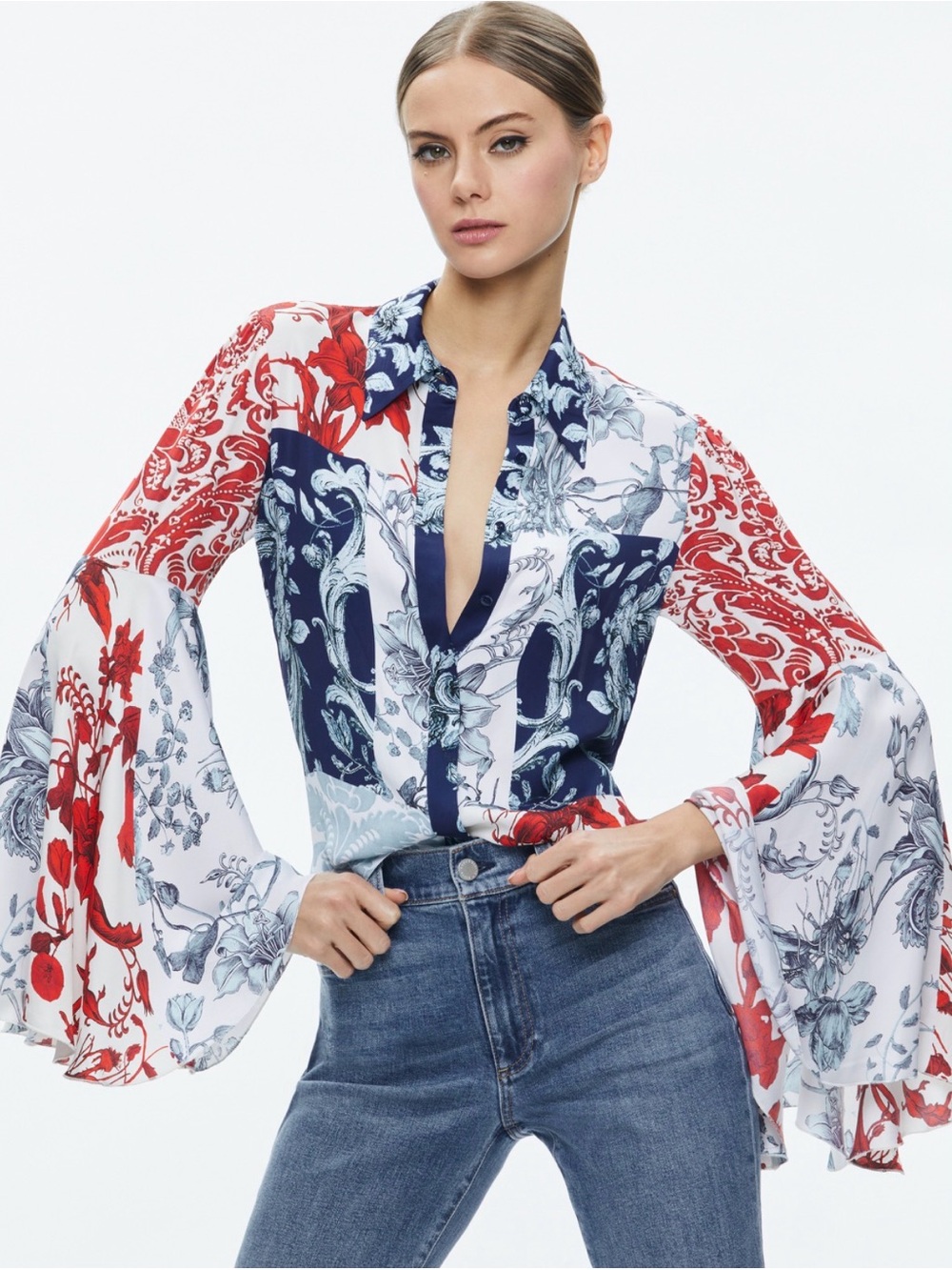 Alice + Olivia Willa Fitted Placket Bell Sleeve Top. Size M